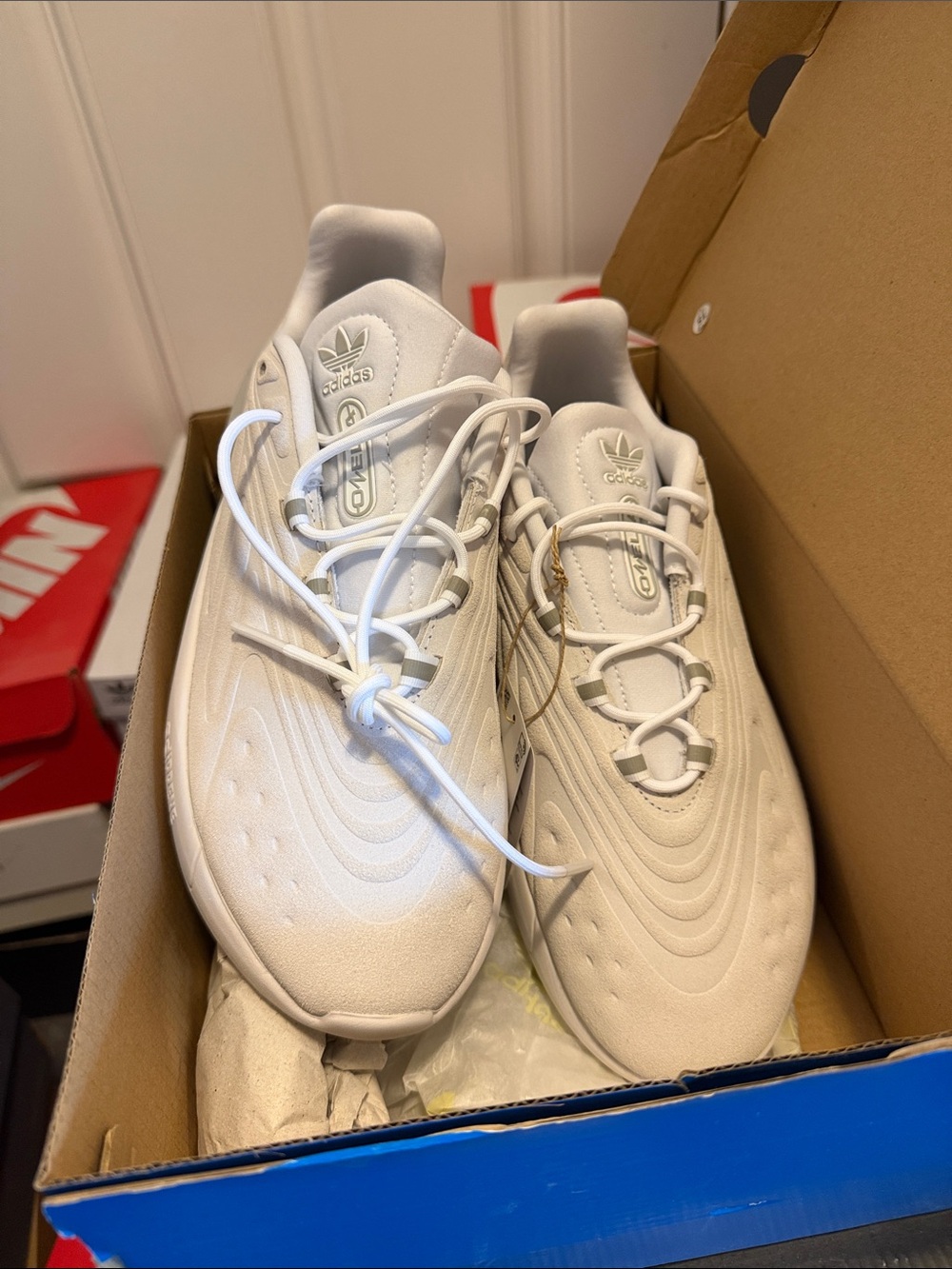 ❗️BN❗️adidas Men's White Streamlined Casual Sneakers